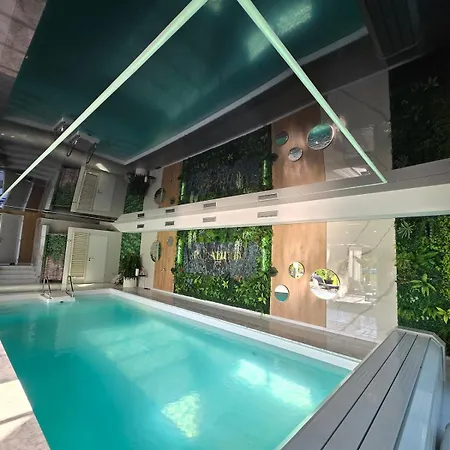 Paradiso Pool Spa Apartment Apartament *