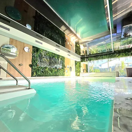 Paradiso Pool Spa Apartment Apartament