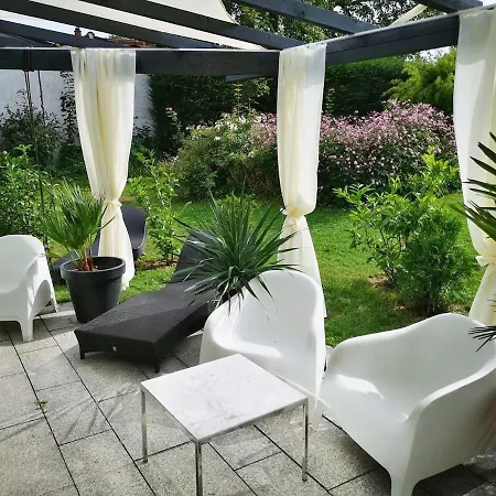 Paradiso Pool Spa Apartment Apartament *