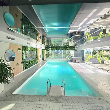 Paradiso Pool Spa Apartment